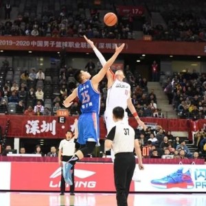  南安普敦主场险胜伯恩利，亚当斯终场前绝杀立功