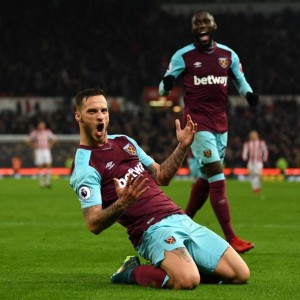  圣埃蒂安老将发威，替补登场绝杀助球队逃离降级区