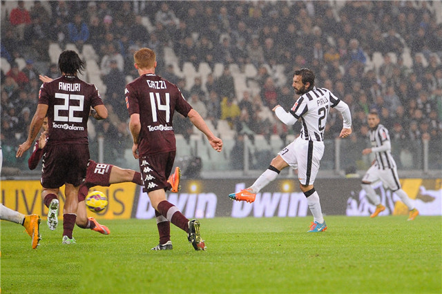  迪巴拉任意球制胜，罗马客场抢分成功  