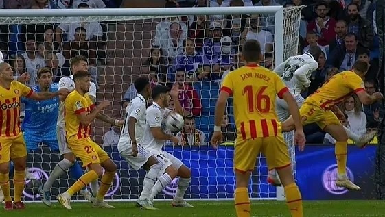  纽卡斯尔联队遭遇争议判罚,憾平西汉姆联  